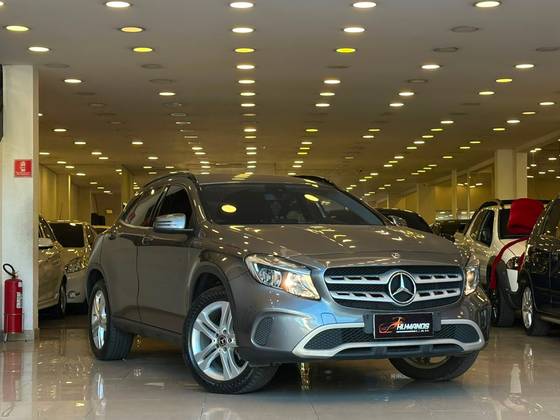 MERCEDES-BENZ GLA 200 1.6 CGI FLEX STYLE 7G-DCT