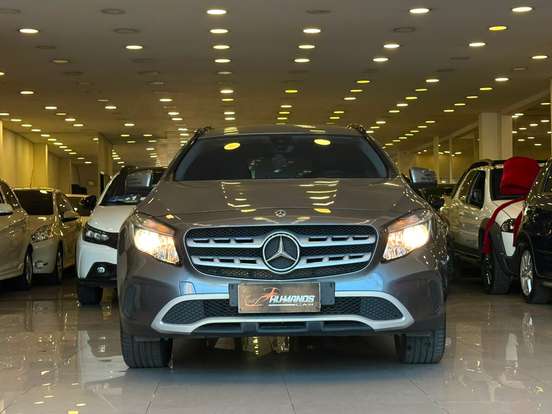 MERCEDES-BENZ-GLA 200-2018