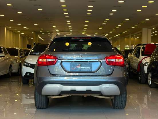 MERCEDES-BENZ-GLA 200-2018