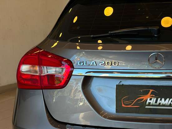 MERCEDES-BENZ-GLA 200-2018