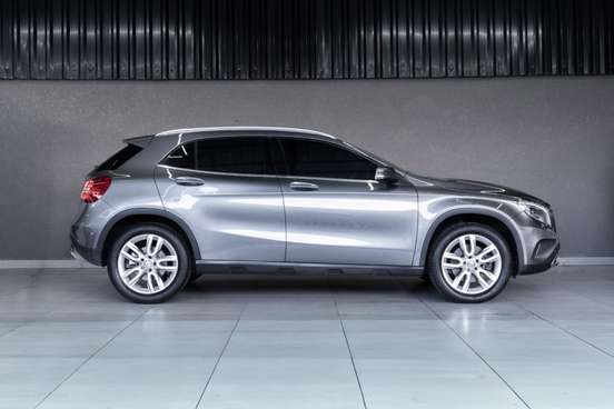 MERCEDES-BENZ-GLA 250-2.0 16V TURBO GASOLINA ENDURO 4P AUTOMÁTICO MERCEDES-BENZ-GLA 250-2015