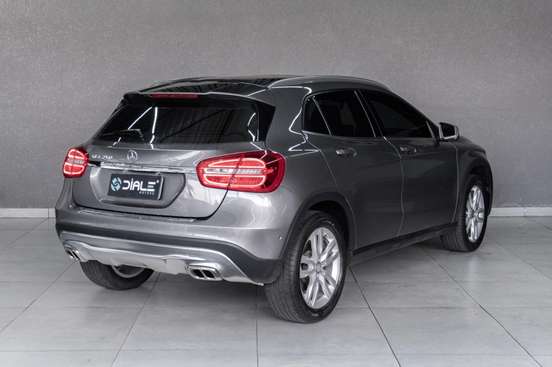 MERCEDES-BENZ-GLA 250-2.0 16V TURBO GASOLINA ENDURO 4P AUTOMÁTICO MERCEDES-BENZ-GLA 250-2015