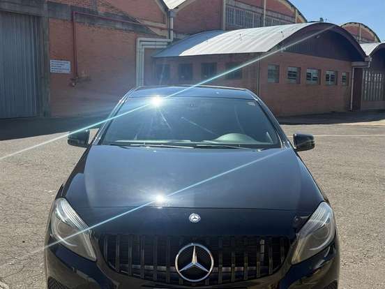 MERCEDES-BENZ-CLASSE A-1.6 200 TURBO URBAN GASOLINA 4P AUTOMATIZADO MERCEDES-BENZ-CLASSE A-2013