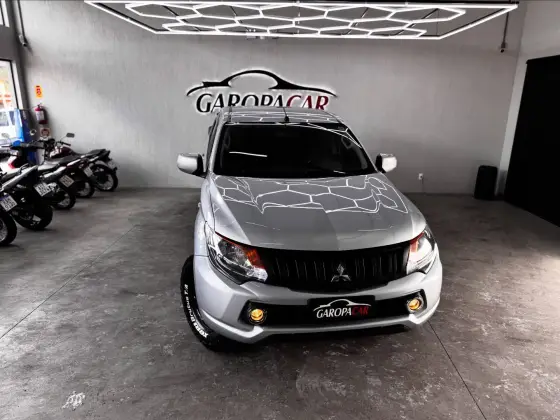 MITSUBISHI L200 TRITON 2.4 16V TURBO DIESEL GL CD 4X4 MANUAL MITSUBISHI L200 TRITON 2.4 16V TURBO DIESEL GL CD 4X4 MANUAL