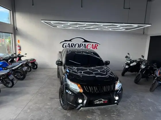 MITSUBISHI L200 TRITON 2.4 16V TURBO DIESEL SPORT HPE TOP CD 4P 4X4 AUTOMÁTICO MITSUBISHI L200 TRITON 2.4 16V TURBO DIESEL SPORT HPE TOP CD 4P 4X4 AUTOMÁTICO