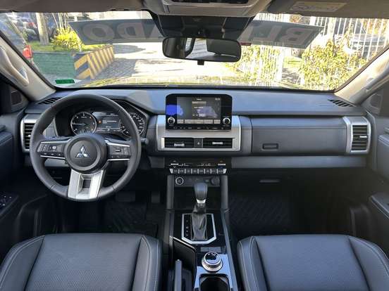 MITSUBISHI-L200 TRITON-2.4 16V TURBO DIESEL SPORT HPE CD 4P 4X4 AUTOMÁTICO MITSUBISHI-L200 TRITON-2025