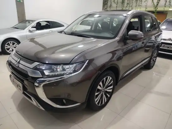 MITSUBISHI-OUTLANDER-2021