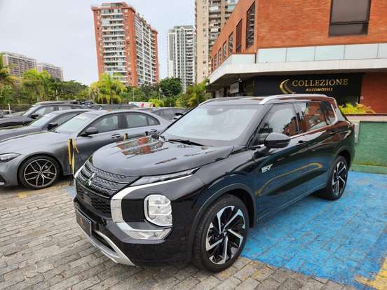 MITSUBISHI-OUTLANDER-2025