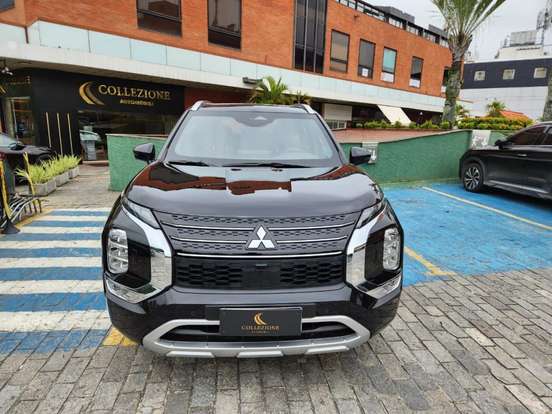 MITSUBISHI-OUTLANDER-2025