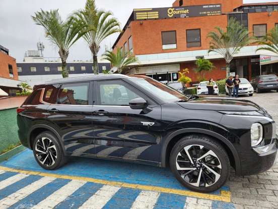 MITSUBISHI-OUTLANDER-2.4 PHEV SIGNATURE S-AWC DHT MITSUBISHI-OUTLANDER-2025