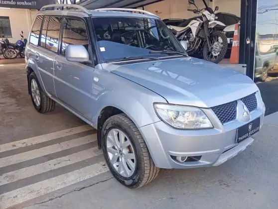 MITSUBISHI PAJERO 2.5 HD 4X4 8V TURBO INTERCOOLER DIESEL 4P MANUAL MITSUBISHI PAJERO 2.5 HD 4X4 8V TURBO INTERCOOLER DIESEL 4P MANUAL