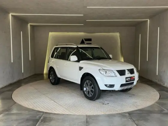 MITSUBISHI PAJERO TR4 2.0 4X2 16V 140CV FLEX 4P AUTOMÁTICO MITSUBISHI PAJERO TR4 2.0 4X2 16V 140CV FLEX 4P AUTOMÁTICO