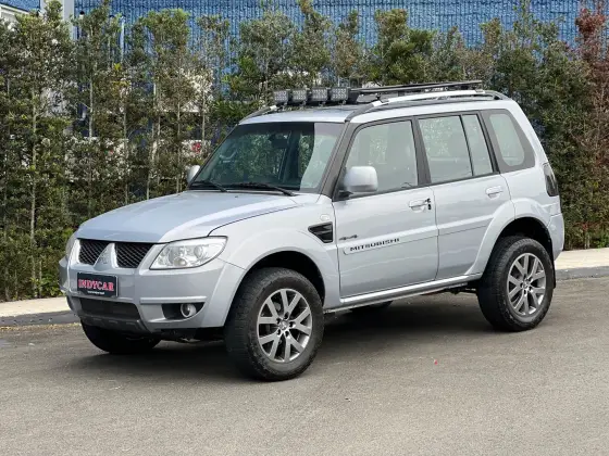 MITSUBISHI PAJERO TR4 2.0 4X4 16V 140CV FLEX 4P AUTOMÁTICO MITSUBISHI PAJERO TR4 2.0 4X4 16V 140CV FLEX 4P AUTOMÁTICO