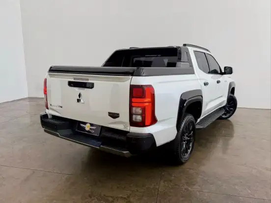 MITSUBISHI-TRITON-2.4 BITURBO DIESEL CD KATANA 4X4 AUTOMÁTICO MITSUBISHI-TRITON-2025