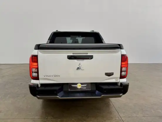 MITSUBISHI-TRITON-2.4 BITURBO DIESEL CD KATANA 4X4 AUTOMÁTICO MITSUBISHI-TRITON-2025