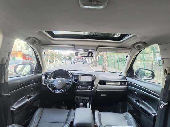 MITSUBISHI-OUTLANDER-2016
