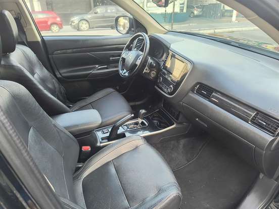 MITSUBISHI-OUTLANDER-2.0 16V GASOLINA 4P AUTOMÁTICO MITSUBISHI-OUTLANDER-2016