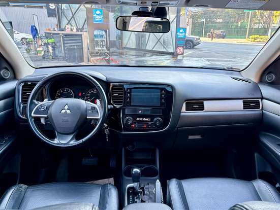 MITSUBISHI-OUTLANDER-2.0 16V GASOLINA 4P AUTOMÁTICO MITSUBISHI-OUTLANDER-2014