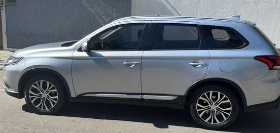 MITSUBISHI-OUTLANDER-2017