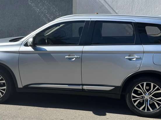 MITSUBISHI-OUTLANDER-2.0 COMFORT 16V GASOLINA 4P AUTOMÁTICO MITSUBISHI-OUTLANDER-2017