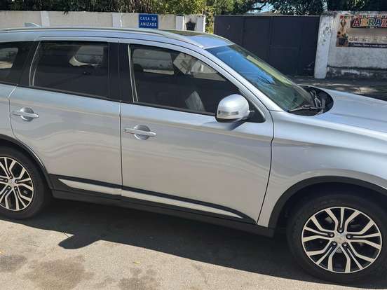 MITSUBISHI-OUTLANDER-2.0 COMFORT 16V GASOLINA 4P AUTOMÁTICO MITSUBISHI-OUTLANDER-2017