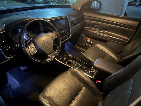 MITSUBISHI-OUTLANDER-2017