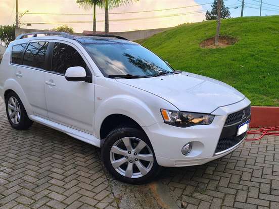 MITSUBISHI-OUTLANDER-3.0 GT4 4X4 V6 24V GASOLINA 4P AUTOMÁTICO MITSUBISHI-OUTLANDER-2012