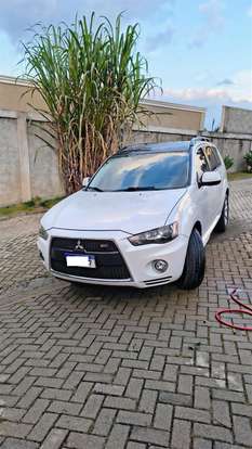 MITSUBISHI-OUTLANDER-2012