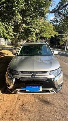 MITSUBISHI OUTLANDER 3.0 MIVEC V6 GASOLINA HPE-S AWD AUTOMÁTICO
