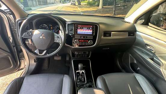 MITSUBISHI-OUTLANDER-2019