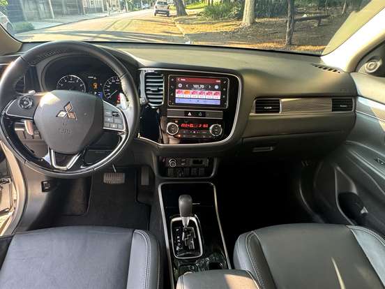 MITSUBISHI-OUTLANDER-3.0 MIVEC V6 GASOLINA HPE-S AWD AUTOMÁTICO MITSUBISHI-OUTLANDER-2019