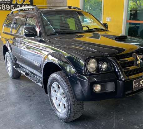 MITSUBISHI-PAJERO-2010
