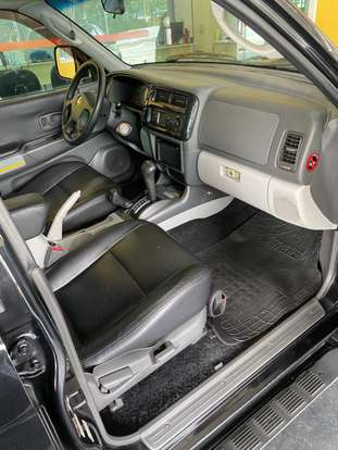 MITSUBISHI-PAJERO-2010