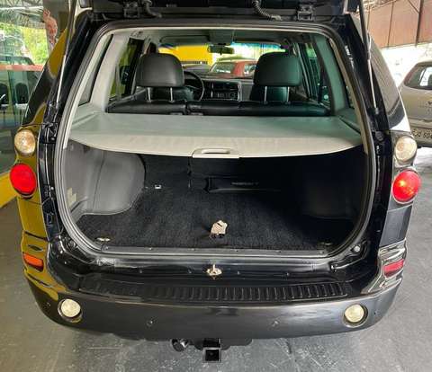 MITSUBISHI-PAJERO-2010