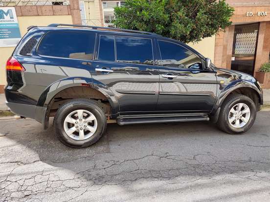 MITSUBISHI-PAJERO DAKAR-2011