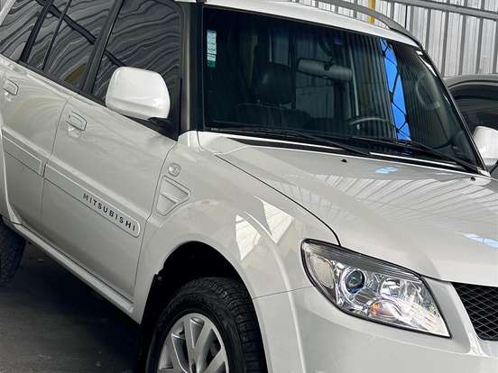 MITSUBISHI-PAJERO TR4-2.0 4X2 16V 140CV FLEX 4P MANUAL MITSUBISHI-PAJERO TR4-2011