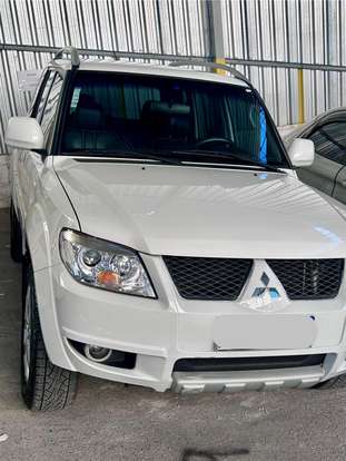 MITSUBISHI-PAJERO TR4-2011