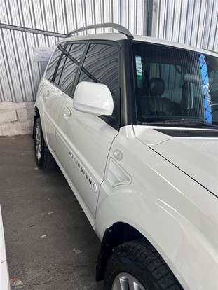 MITSUBISHI-PAJERO TR4-2011