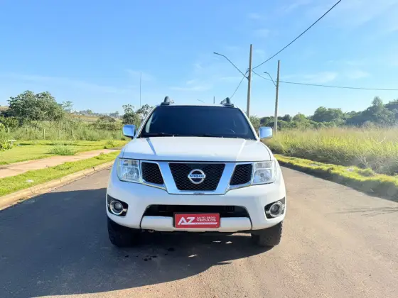NISSAN FRONTIER 2.5 SL 4X4 CD TURBO ELETRONIC DIESEL 4P AUTOMÁTICO NISSAN FRONTIER 2.5 SL 4X4 CD TURBO ELETRONIC DIESEL 4P AUTOMÁTICO