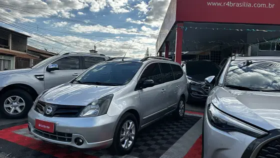NISSAN GRAND LIVINA 1.8 SL 16V FLEX 4P AUTOMÁTICO NISSAN GRAND LIVINA 1.8 SL 16V FLEX 4P AUTOMÁTICO