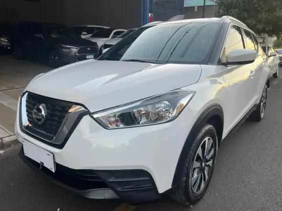 NISSAN KICKS 1.6 16V FLEXSTART S 4P XTRONIC NISSAN KICKS 1.6 16V FLEXSTART S 4P XTRONIC