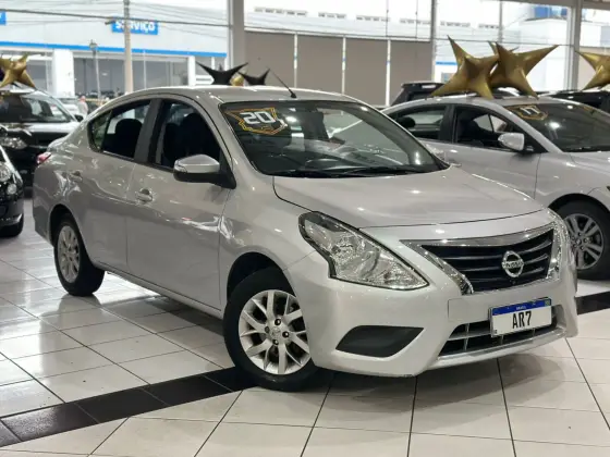 NISSAN VERSA 1.6 16V FLEXSTART SV 4P XTRONIC NISSAN VERSA 1.6 16V FLEXSTART SV 4P XTRONIC