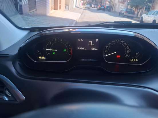 PEUGEOT-2008-1.6 16V FLEX GRIFFE 4P AUTOMÁTICO PEUGEOT-2008-2016
