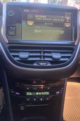 PEUGEOT-2008-2016