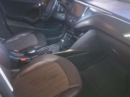 PEUGEOT-2008-1.6 16V FLEX GRIFFE 4P AUTOMÁTICO PEUGEOT-2008-2016