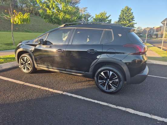 PEUGEOT-2008-2023
