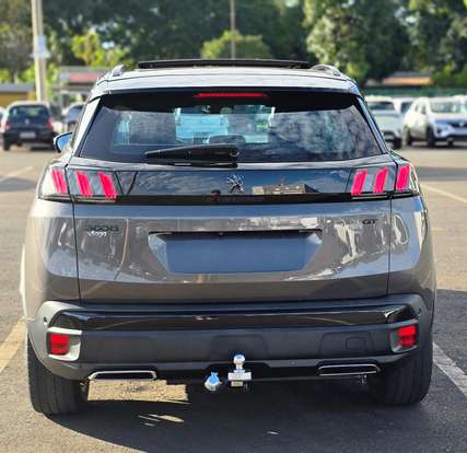 PEUGEOT-3008-2022