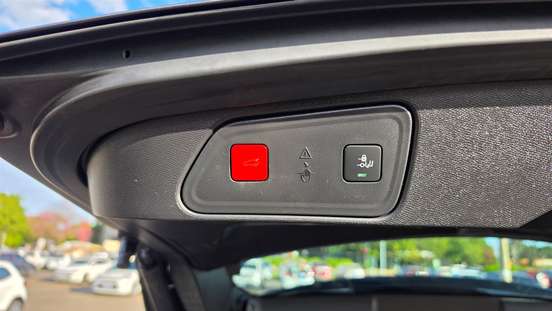PEUGEOT-3008-2022