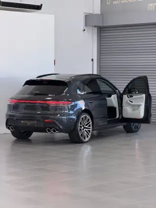 PORSCHE-MACAN-2023