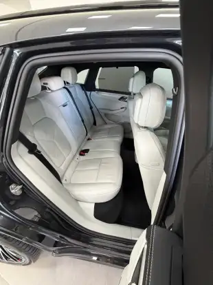 PORSCHE-MACAN-2023